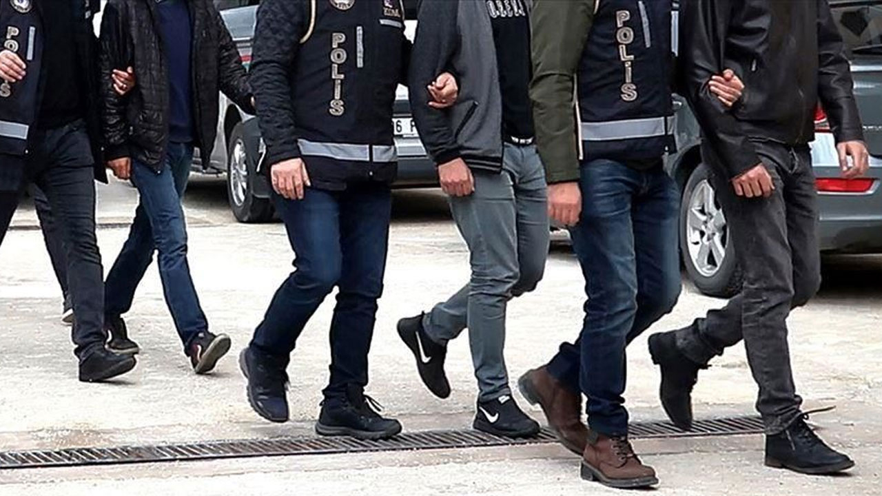 İstanbul'daki DEAŞ operasyonunda yakalanan şüphelilerden 1'i tutuklandı, 20'si sınır dışı edildi