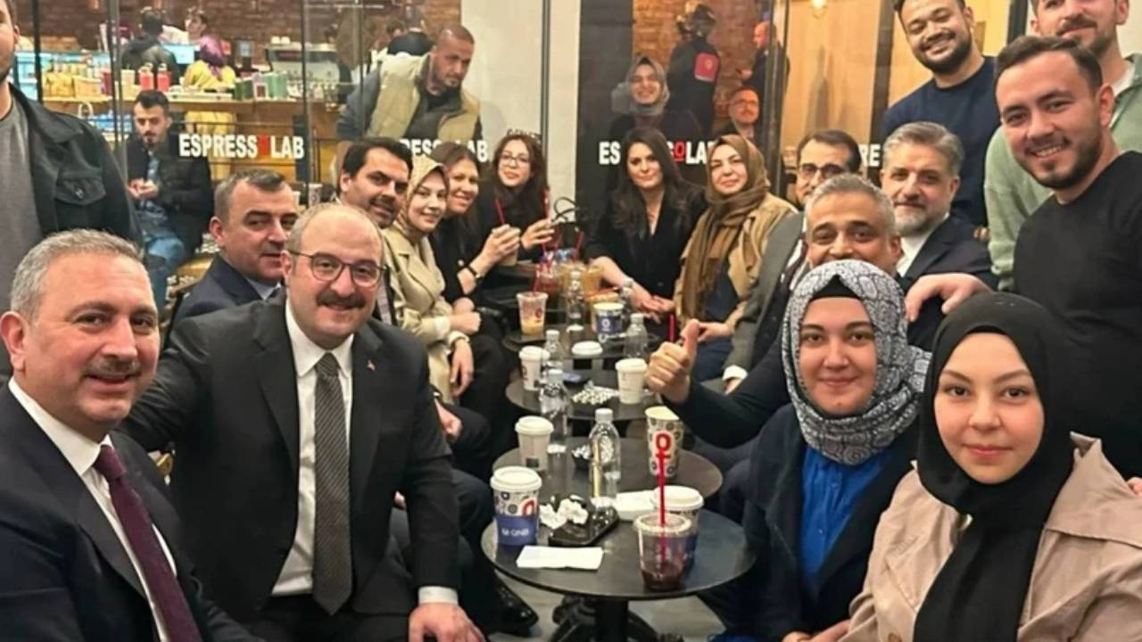 Boykotu boykot eden Mustafa Varank'a EspressoLab soruşturması açıldı