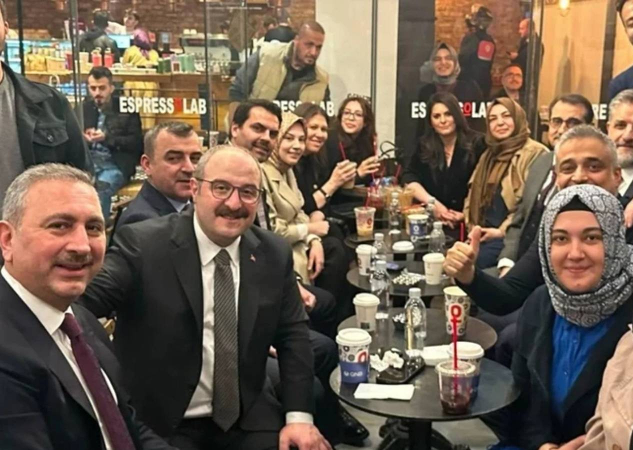 Boykotu boykot eden Mustafa Varank'a EspressoLab soruşturması açıldı