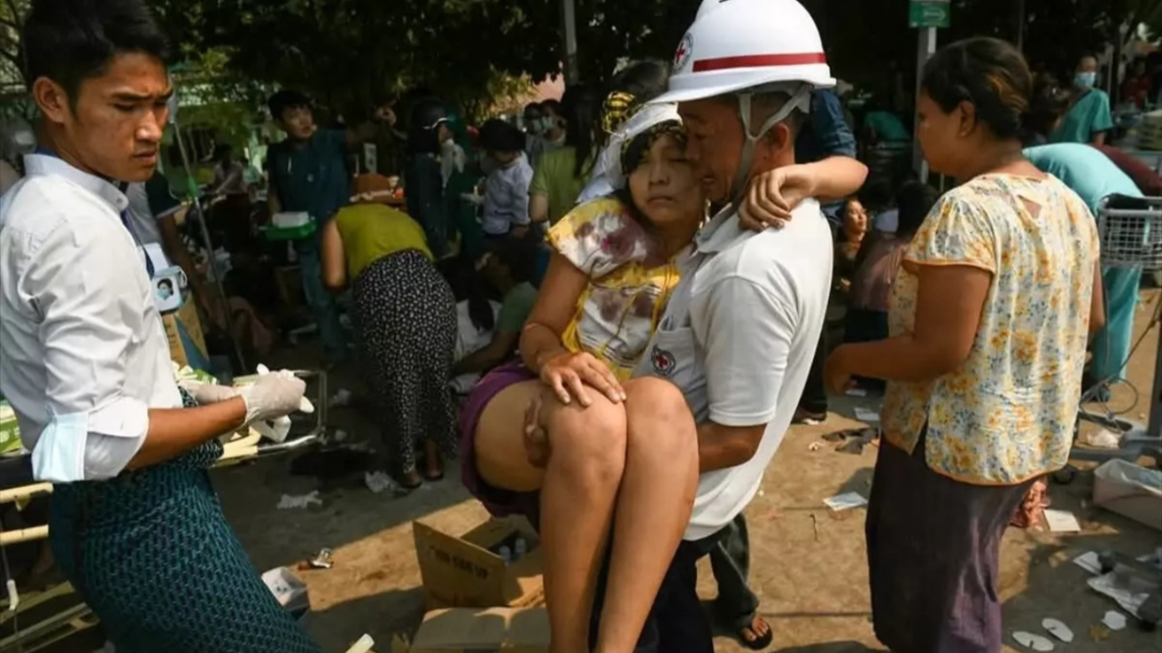 Myanmar'daki depremlerde bilanço ağırlaşıyor: Binden fazla ölü ve yaralı var!