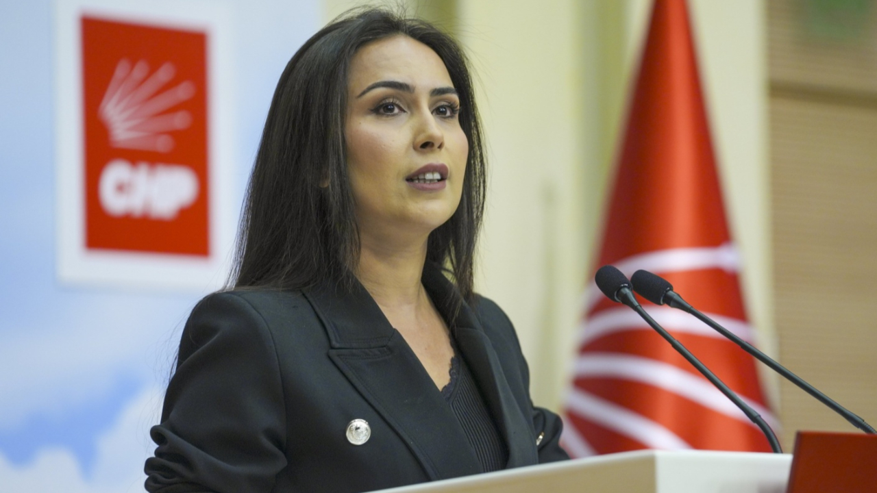 Ekrem İmamoğlu'ndan CHP'ye maaş yağmuru! Genel Başkan Yardımcısı Pınar Uzun Okakın'ın Beşiktaş Belediyesi'nden 200 bin TL maaşa bağlandığı ortaya çıktı...or?