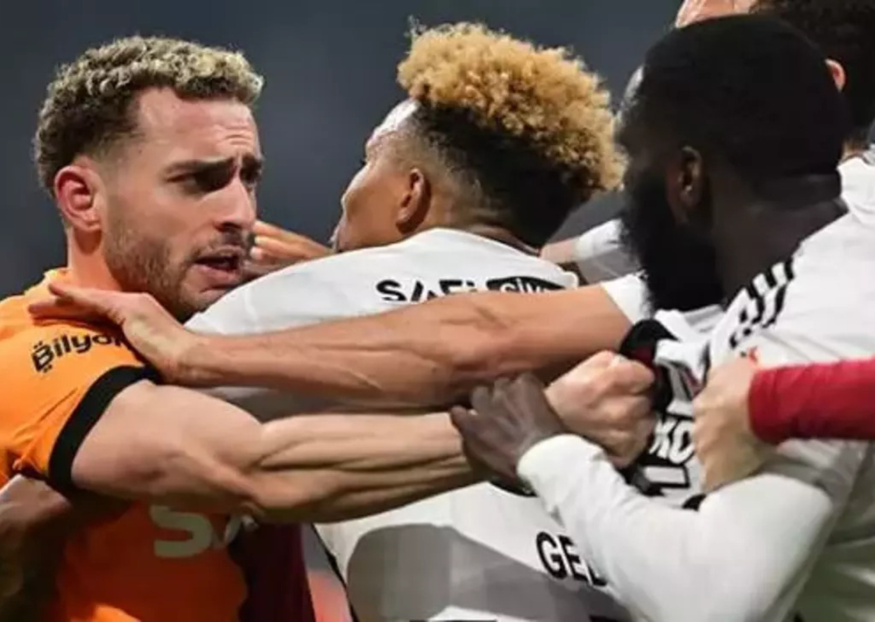 Beşiktaş - Galatasaray derbisinde ortalık karıştı, peş peşe kartlar çıktı