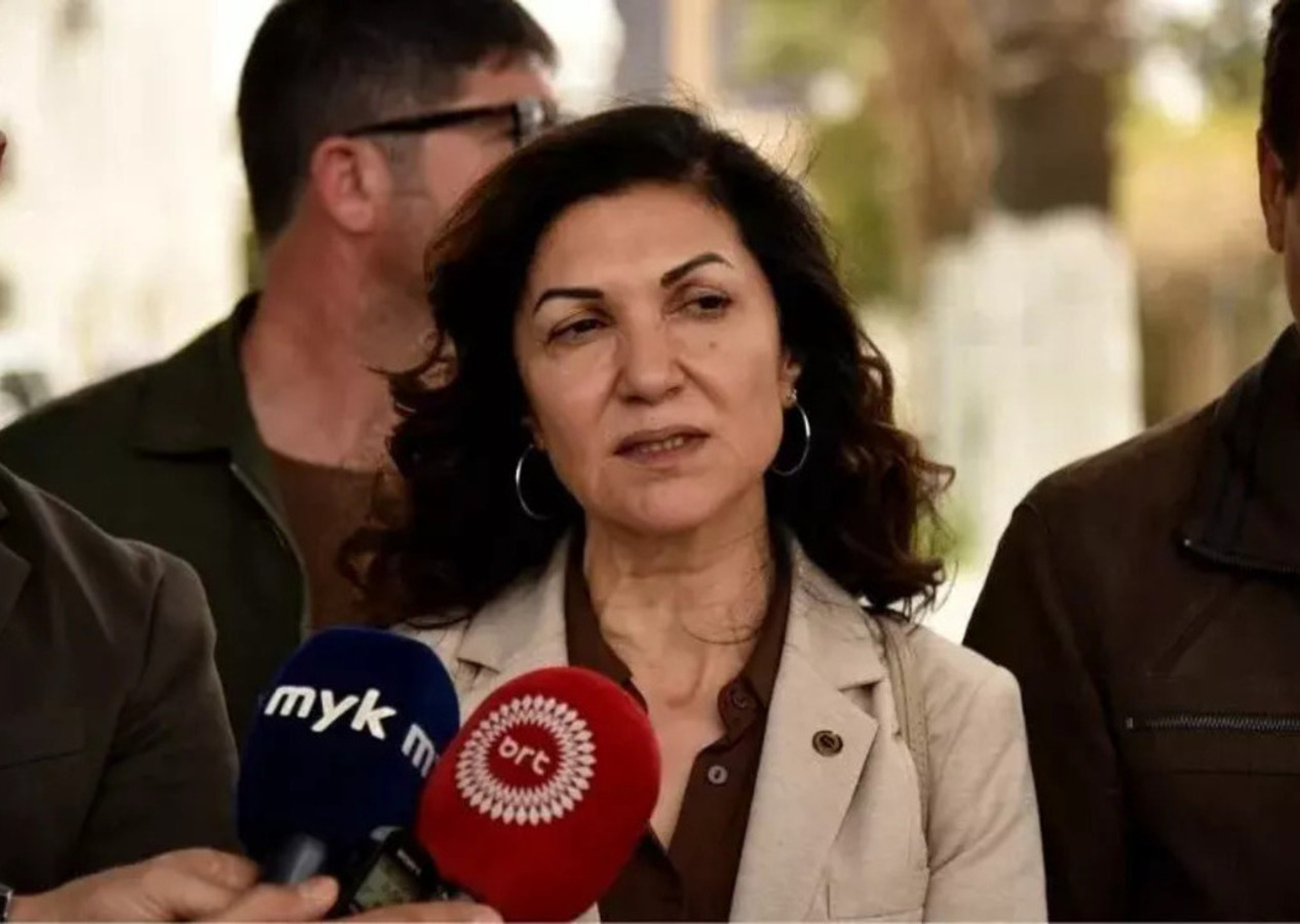 Selma Eylem, Türk büyükelçiliği önünde tehditler savurdu: 'Go home' diyoruz