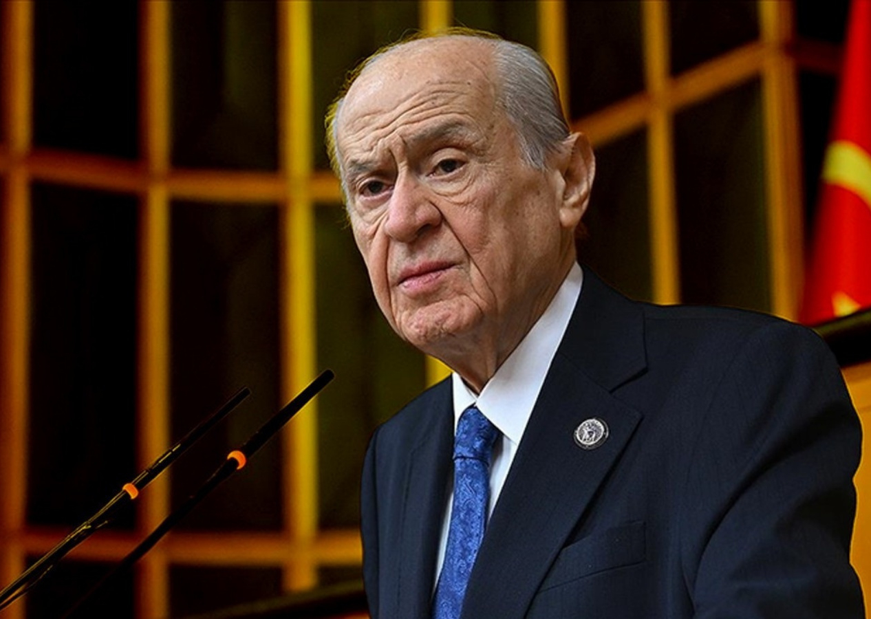 Gözler Devlet Bahçeli'ye çevrilmişti! Yeni anayasa çağrısı geldi: Geciktirmemek ve sahip çıkmak önemli!