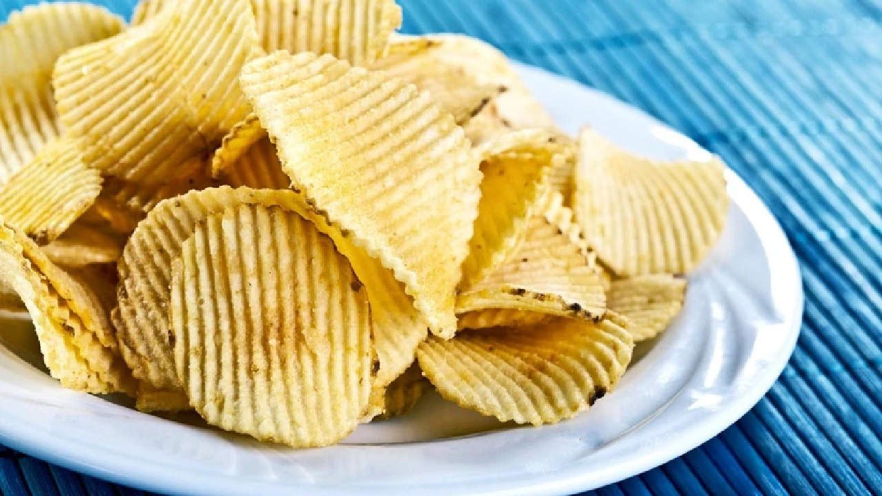 Ünlü cips markasında şok: Alerjen uyarısı olmayan cipsler hayati tehlike nedeniyle toplatılıyor!