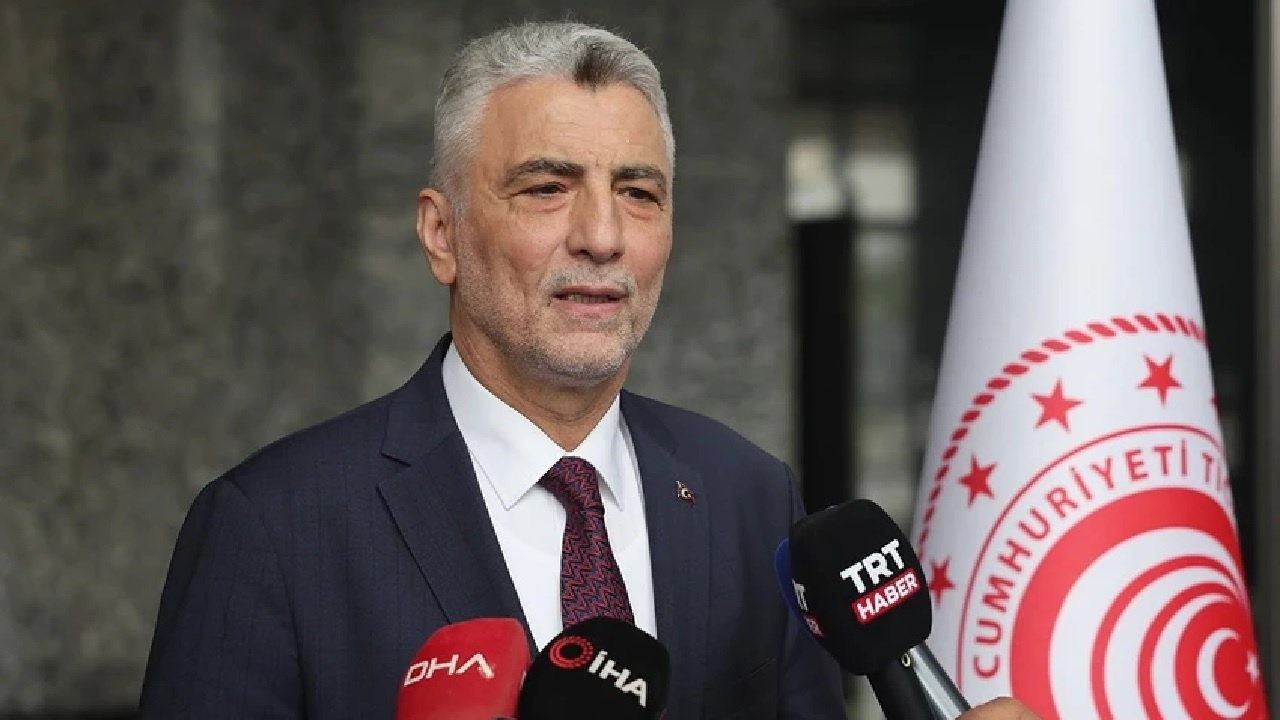 Ticaret Bakanı Bolat'tan canlı yayında önemli açıklamalar:  "Esnafımızda ciddi kuyruk vardı, cebinde 1 lira olan dahi koştu"
