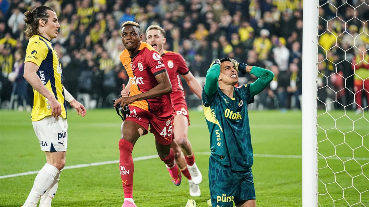 Osimhen yarı finali getirdi, G.Saray, F.Bahçe'yi kupanın dışına itti (Fenerbahçe 1 - 2 Galatasaray | Maçın özeti)