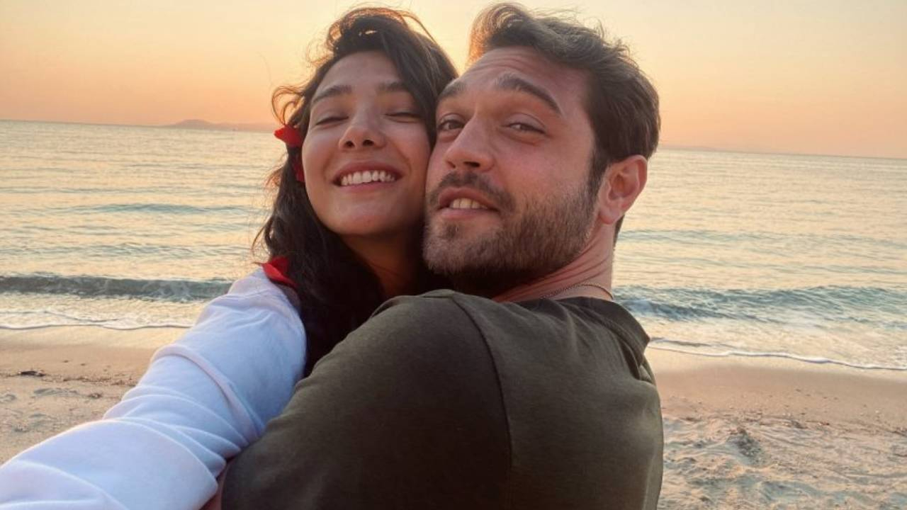Aybüke Pusat ve Furkan Andıç’tan romantik tatil kareleri! Yeni imajı dikkat çekti