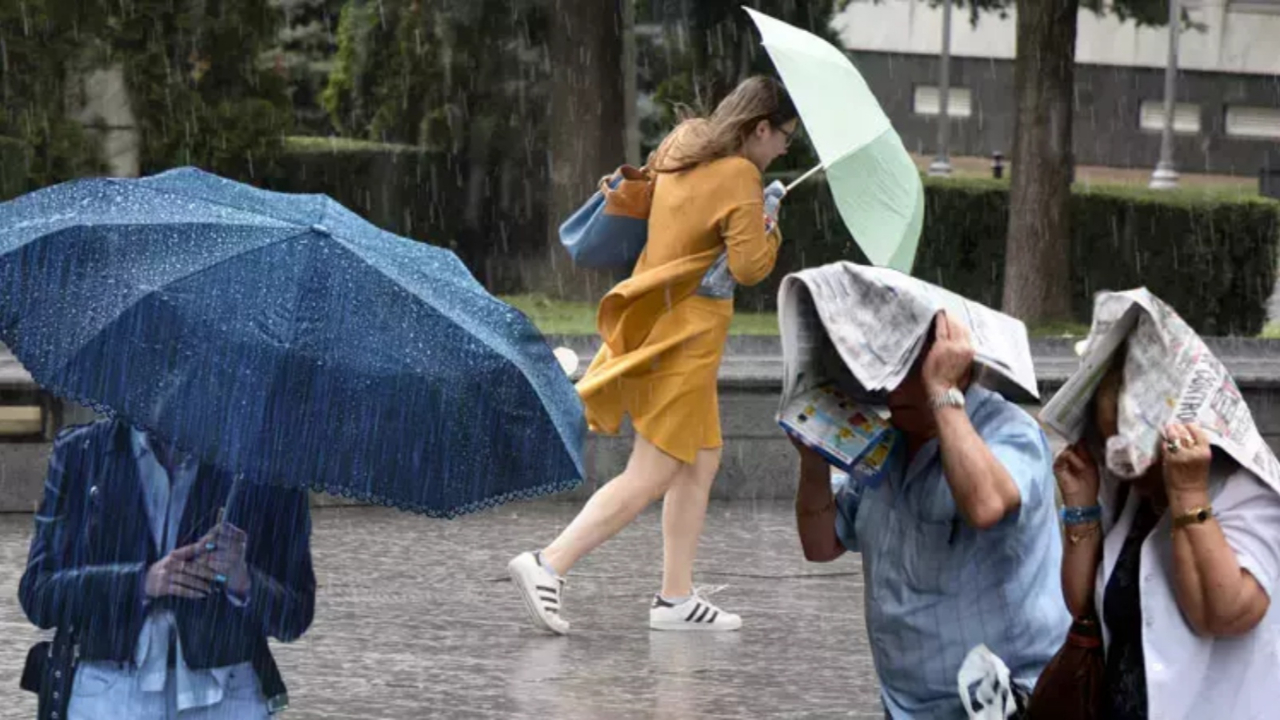 Sağanak ve kar yağışı geliyor! Meteoroloji'den İstanbul ve Ankara dahil 78 ile uyarı! Sel ve su taşkınlarına dikkat!