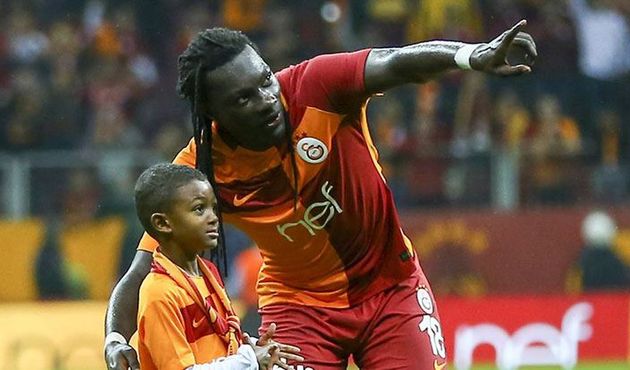 Bafetimbi Gomis kendini kapattı! Kampa girdi...