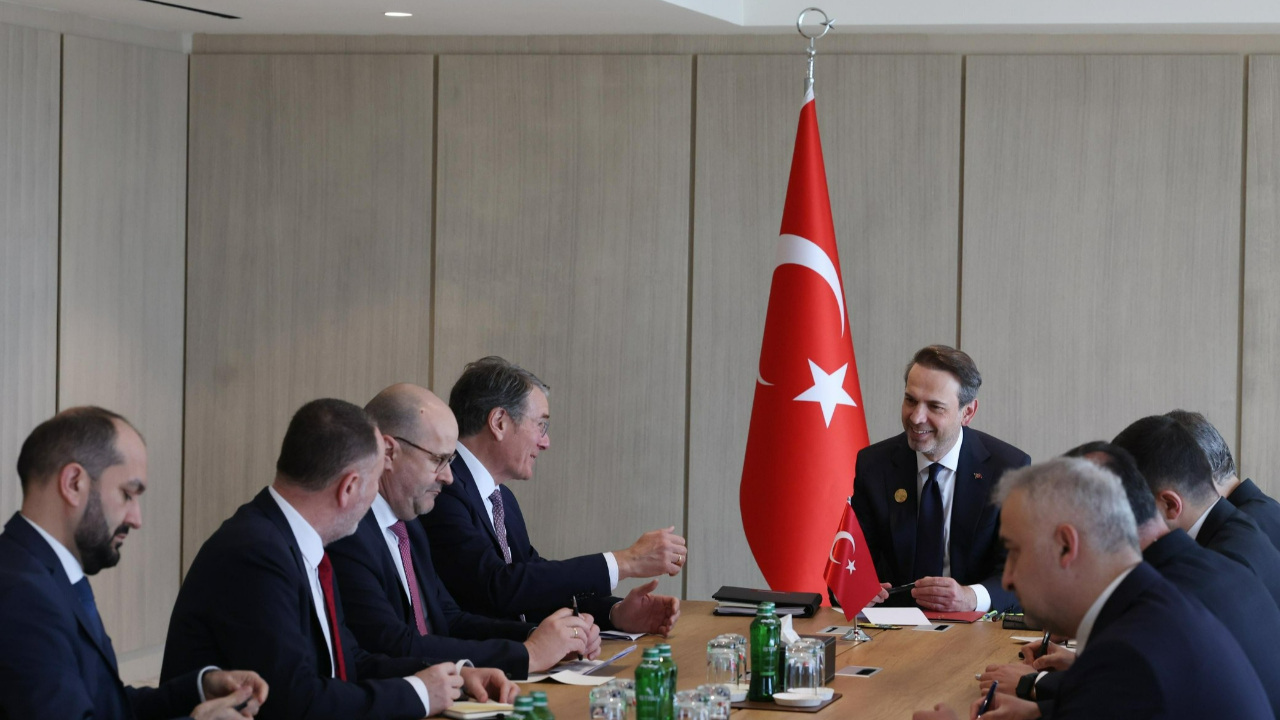 Bakan Bayraktar Bakü'de!