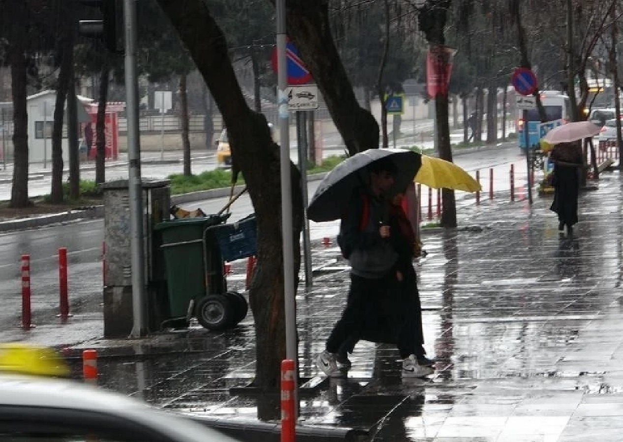 9 Nisan Çarşamba Türkiye genelinde yağış bekleniyor: Bazı bölgeler için kuvvetli yağış ve toz taşınımı uyarısı yapıldı...