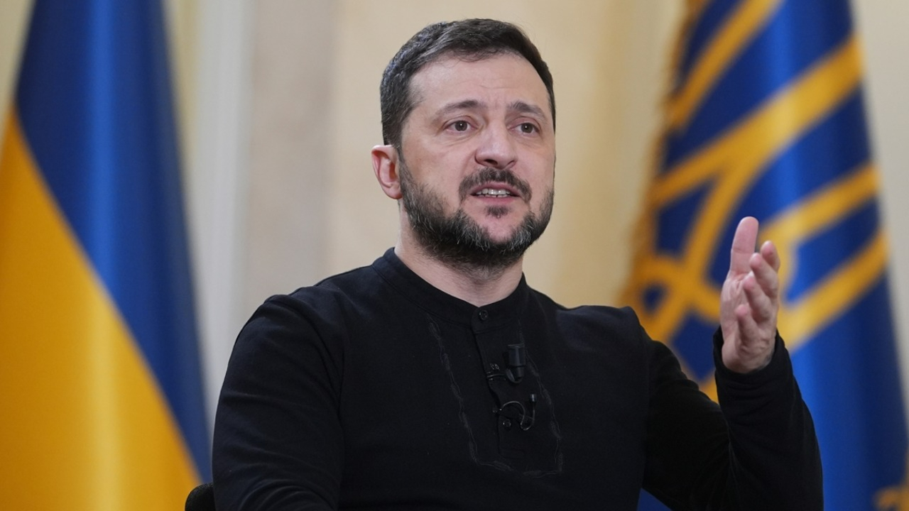Zelenskiy resti çekti: “Koşulsuz ateşkes olmadan Rusya ile müzakere yok!”