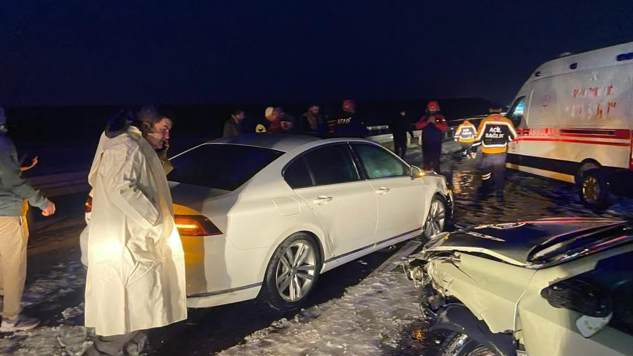 Aksaray’da 12 aracın karıştığı zincirleme kaza: 10 yaralı