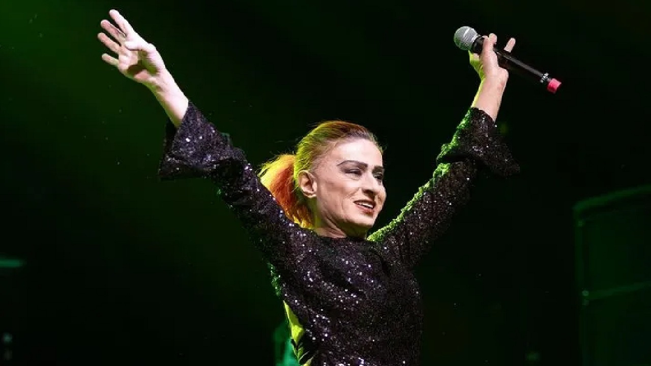 Yıldız Tilbe'den radikal imaj değişikliği: "Saçlarımı kesmeseydim yaralarım geçmeyecekti"