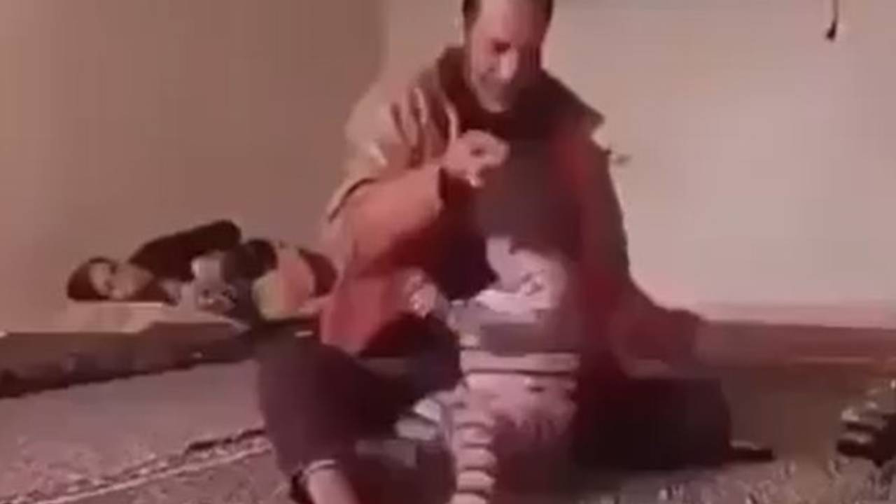 Ellerin kırılsın! Gaziantep'te 2 yaşındaki kızına şiddet uygulayan baba tutuklandı