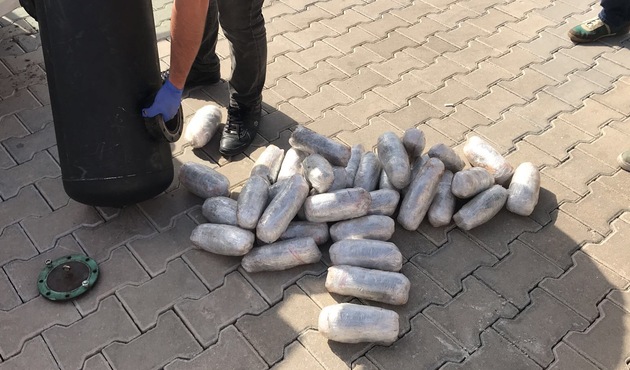 Adana'da otomobilin LPG tankından uyuşturucu çıktı...