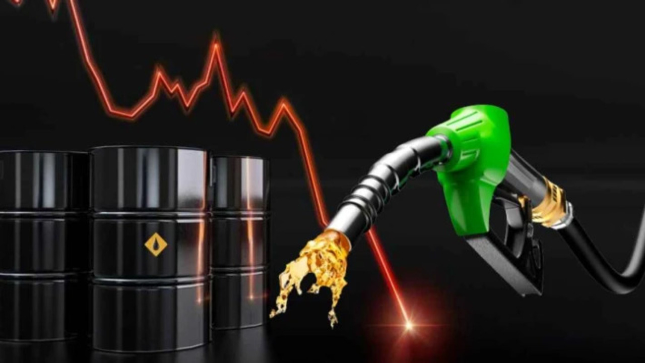 Petrol fiyatları dibi gördü: Akaryakıtta dev indirim yolda!