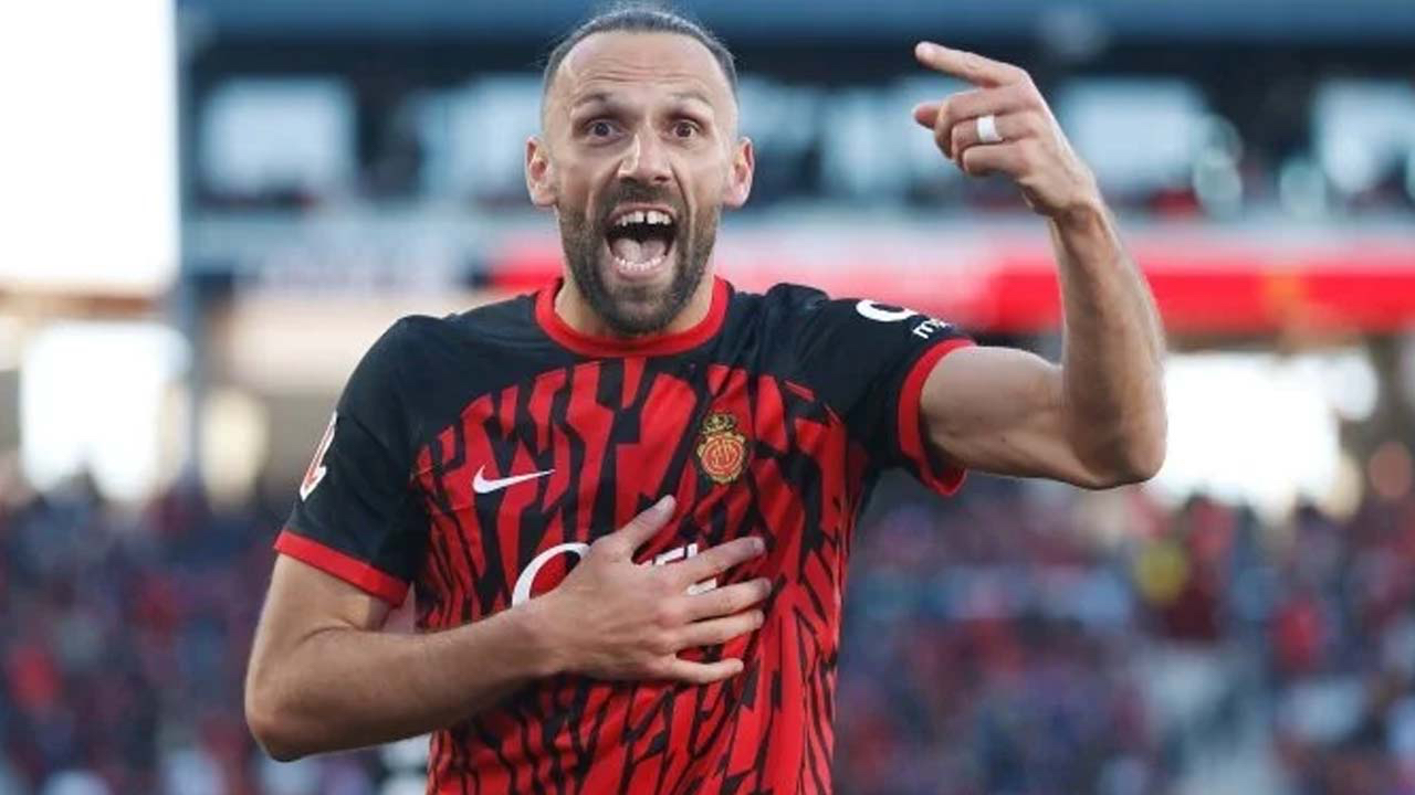 Fenerbahçe'de ilk transfer Vedat Muriqi imzayı atıyor