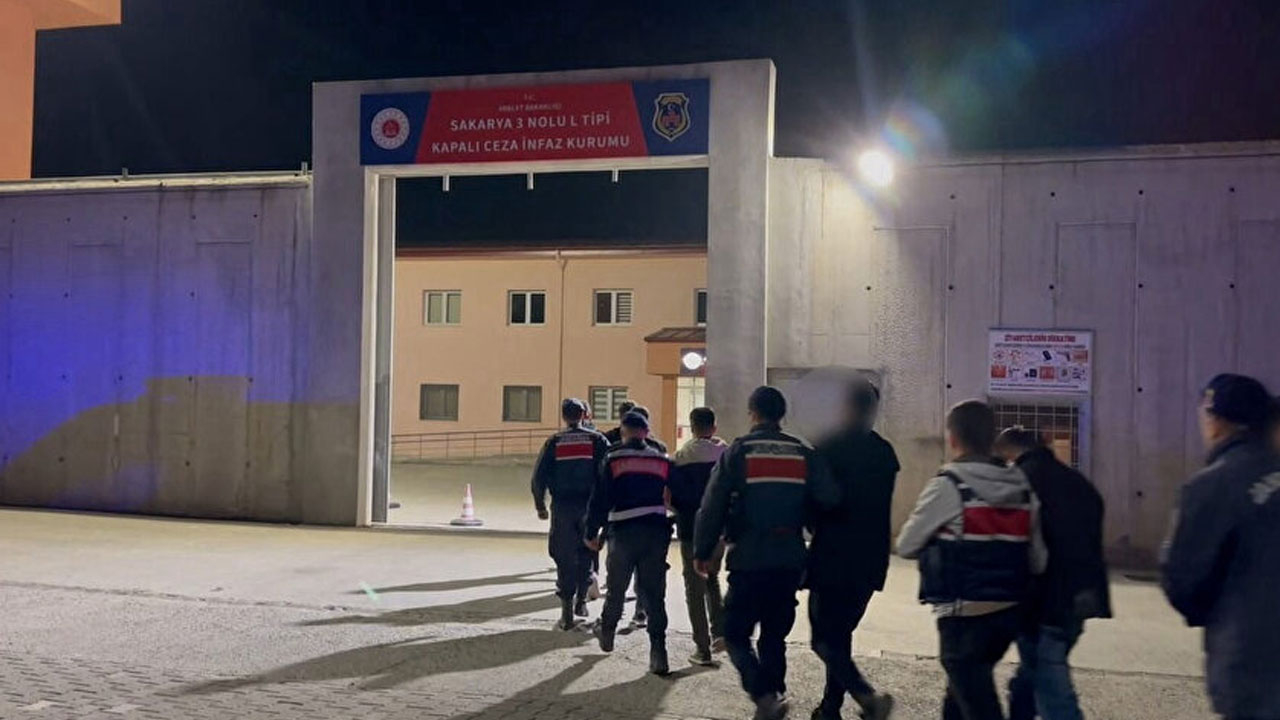 Akıl almaz oyun! Kadın profilli sahte hesaplarla 500 milyonluk vurgun yaptılar!