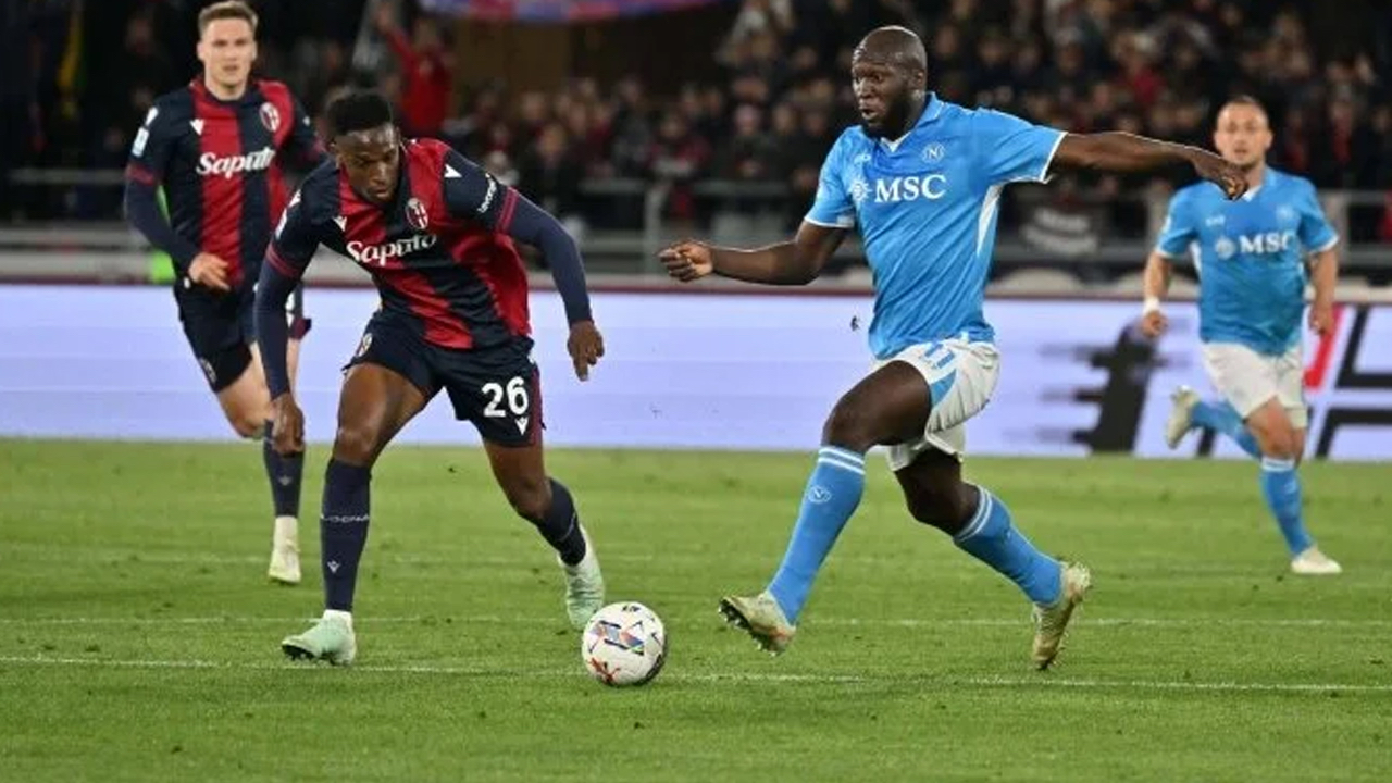 Napoli'ye şampiyonluk yarışında bir ağır darbe daha