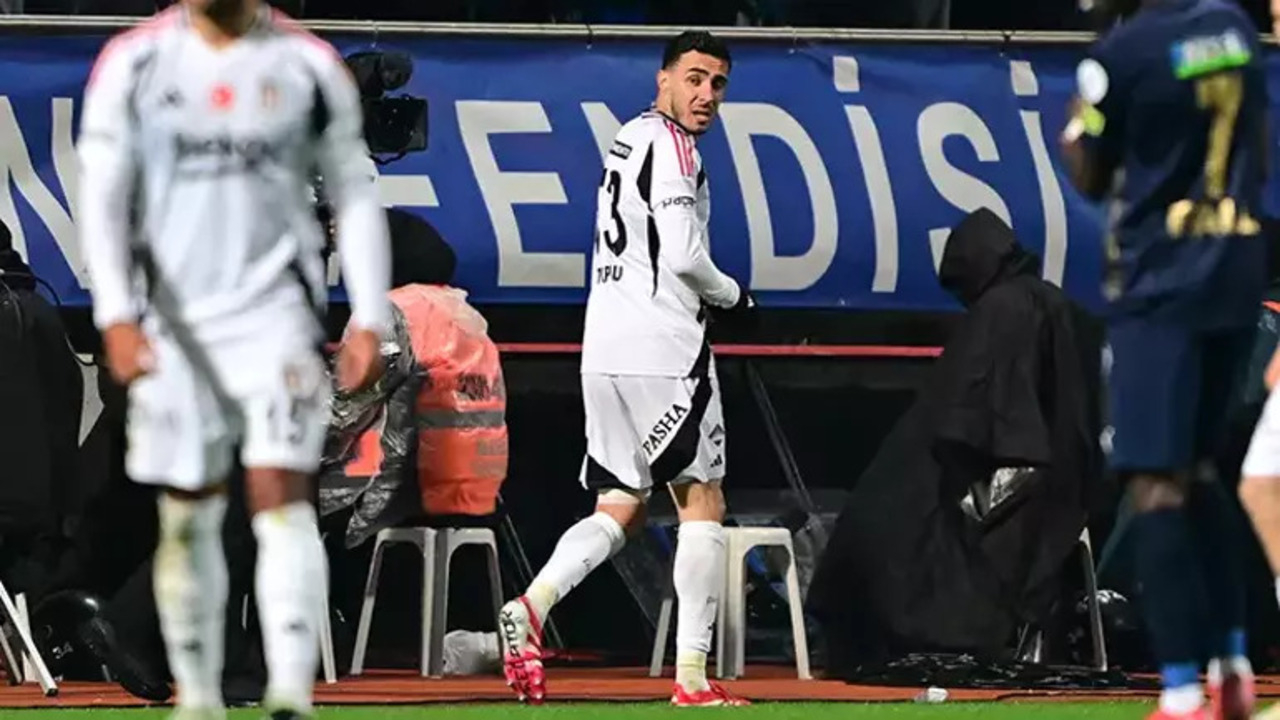Beşiktaş'a Emirhan Topçu'dan kötü haber: Sakatlanarak sahayı terk etti