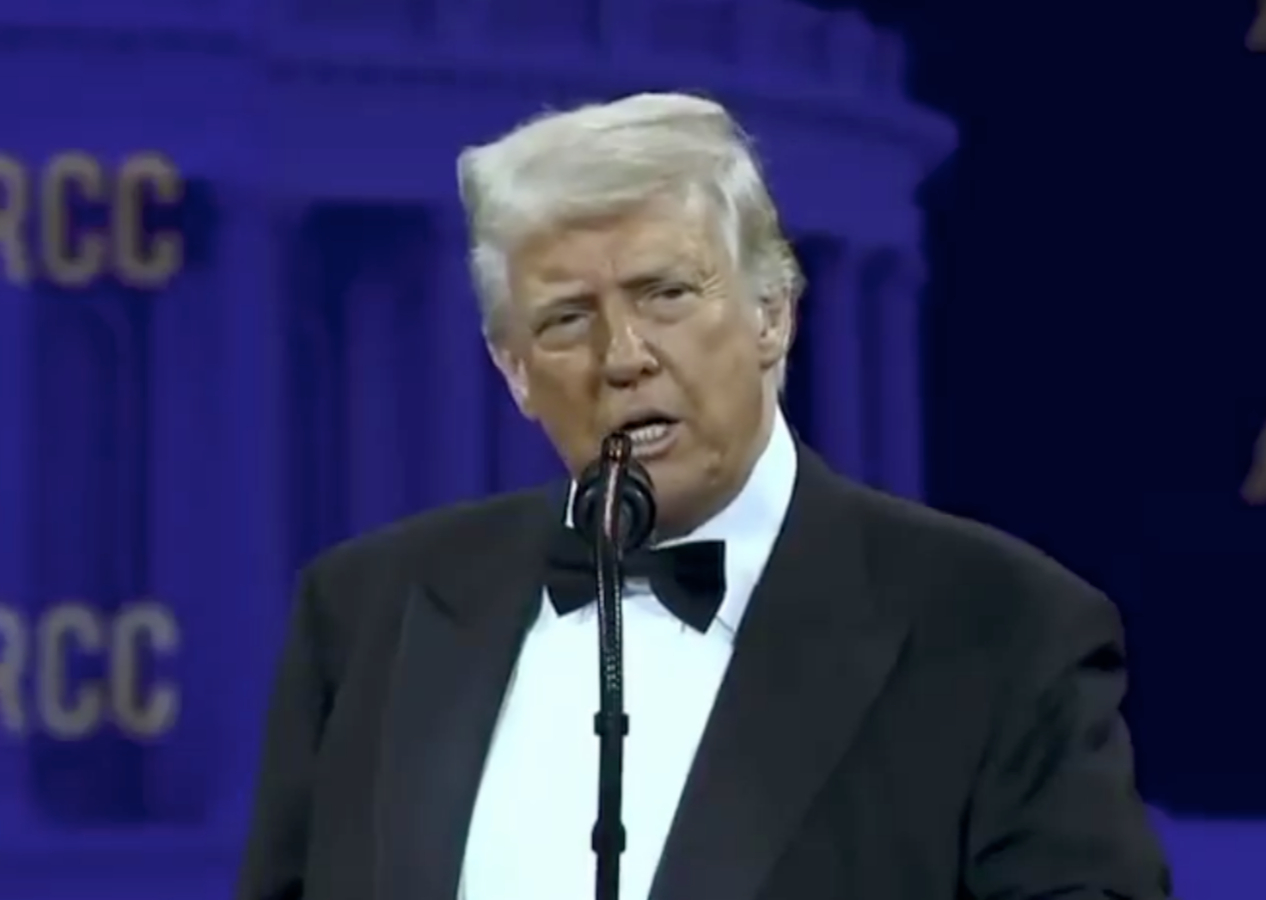 Diplomasinin sonu... Donald Trump'tan tartışma yaratacak çıkış: Bazı ülkeler beni arıyor, k*çımı öpüyorlar!