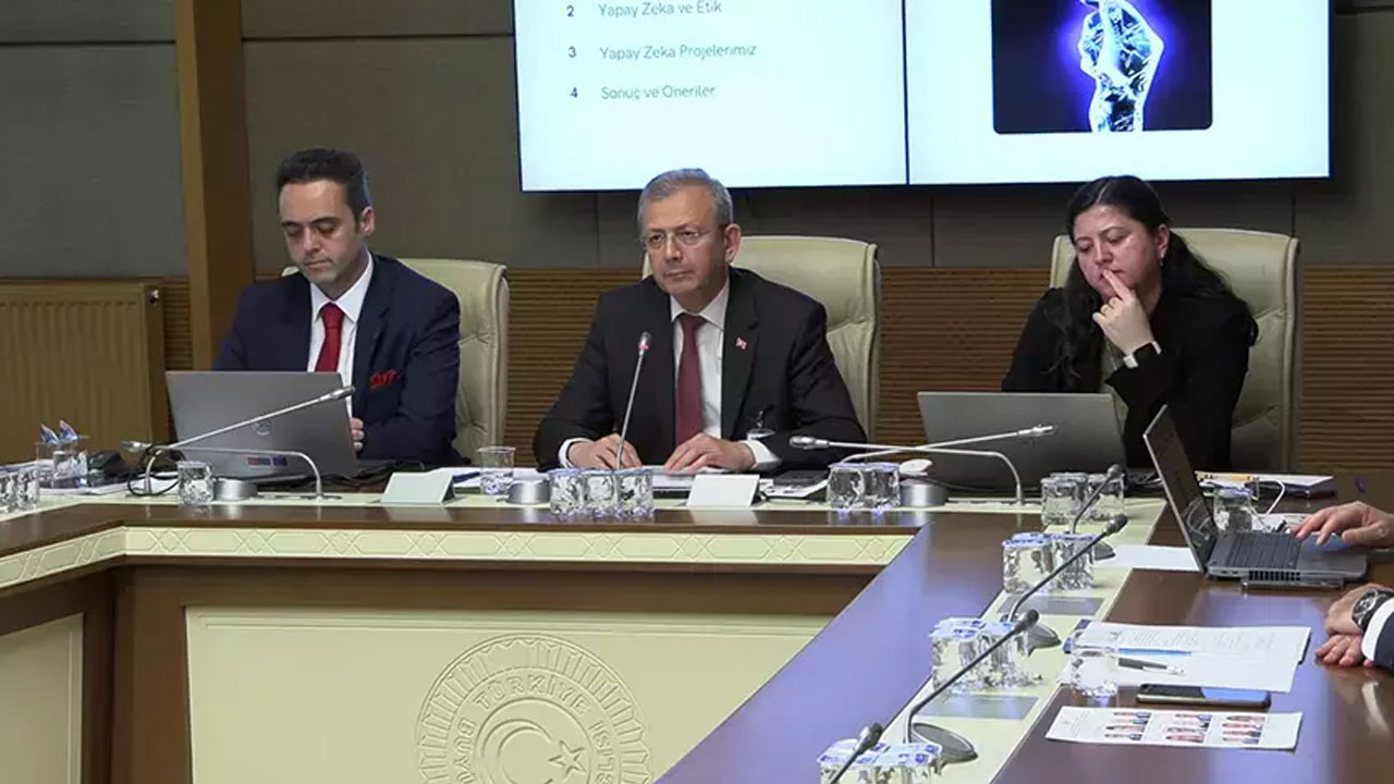 Servet Gül: Yapay Zeka otomatikman karar verici değildir