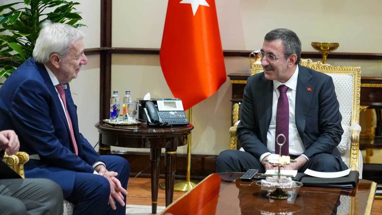 Cumhurbaşkanı Yardımcısı Cevdet Yılmaz  Şili Dışişleri Bakanı Klaveren ile görüştü! Türkiye-Şili ilişkilerinde 100. yıl hedefi