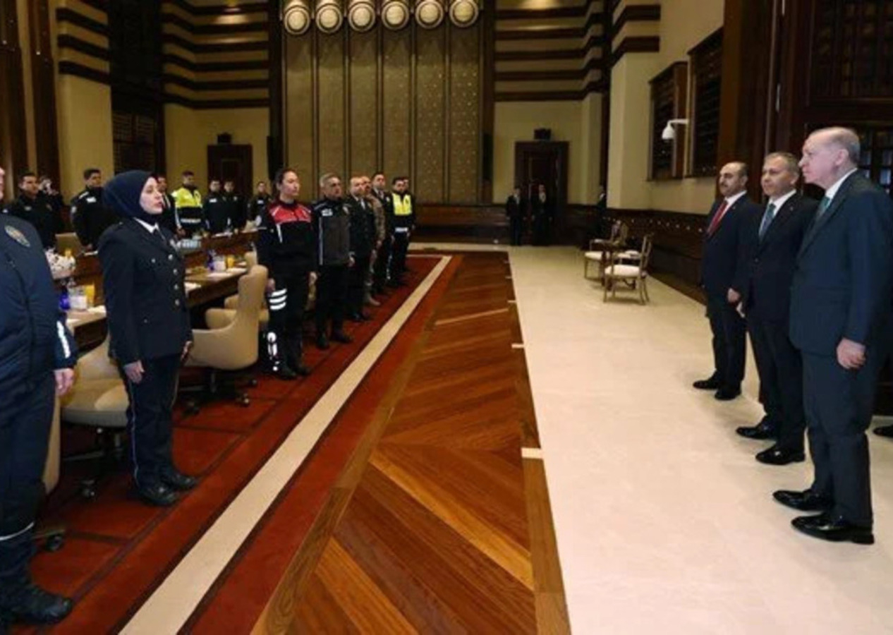 Cumhurbaşkanı Recep Tayyip Erdoğan'ı Külliye'de polisler karşıladı