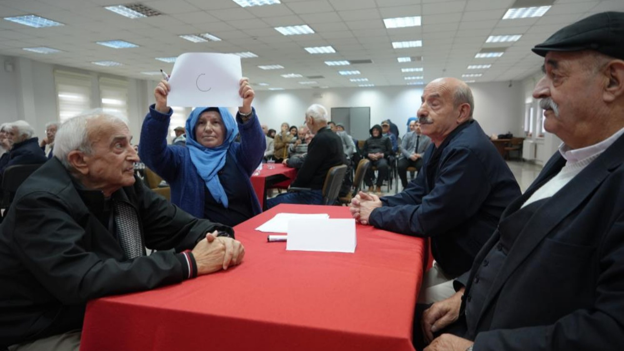 Samsun’da huzurevi sakinlerinden bilgi yarışması! 15 yarışmacı, 20 soru, büyük heyecan...