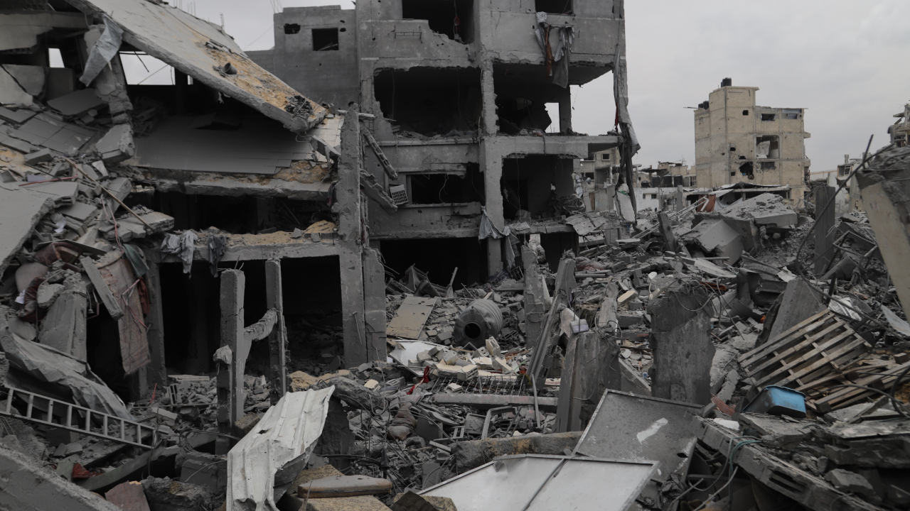 Katil İsrail'in Gazze'nin doğusundaki saldırıda 20 Filistinli öldü