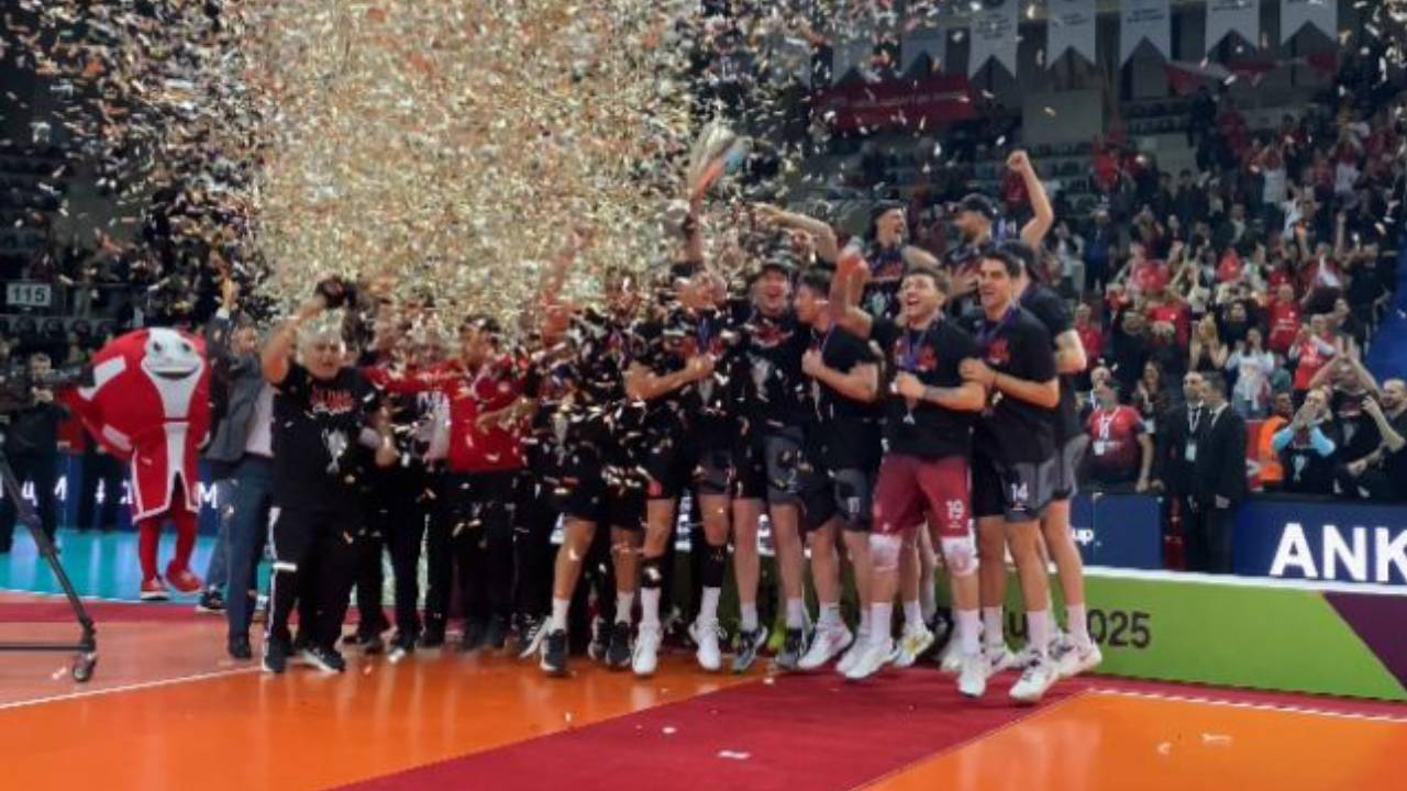 Ziraat Bankkart Erkek Voleybol Takımı CEV Kupası şampiyonu olarak tarih yazdı