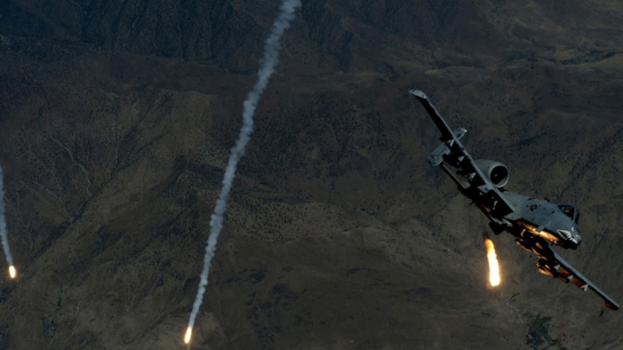 İsrail Hava Kuvvetleri karıştı! Komutan saldırıların durdurulmasını isteyen 970 pilotu tehdit etti! Kovulursunuz