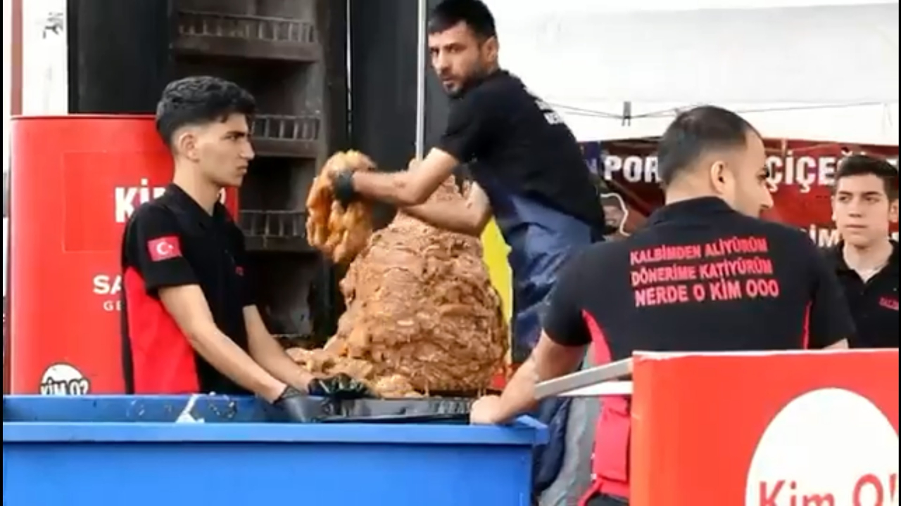 Adana'da Portakal Çiçeği Karnavalı'nda gıda skandalı: Tavuk ürünleri imha edildi
