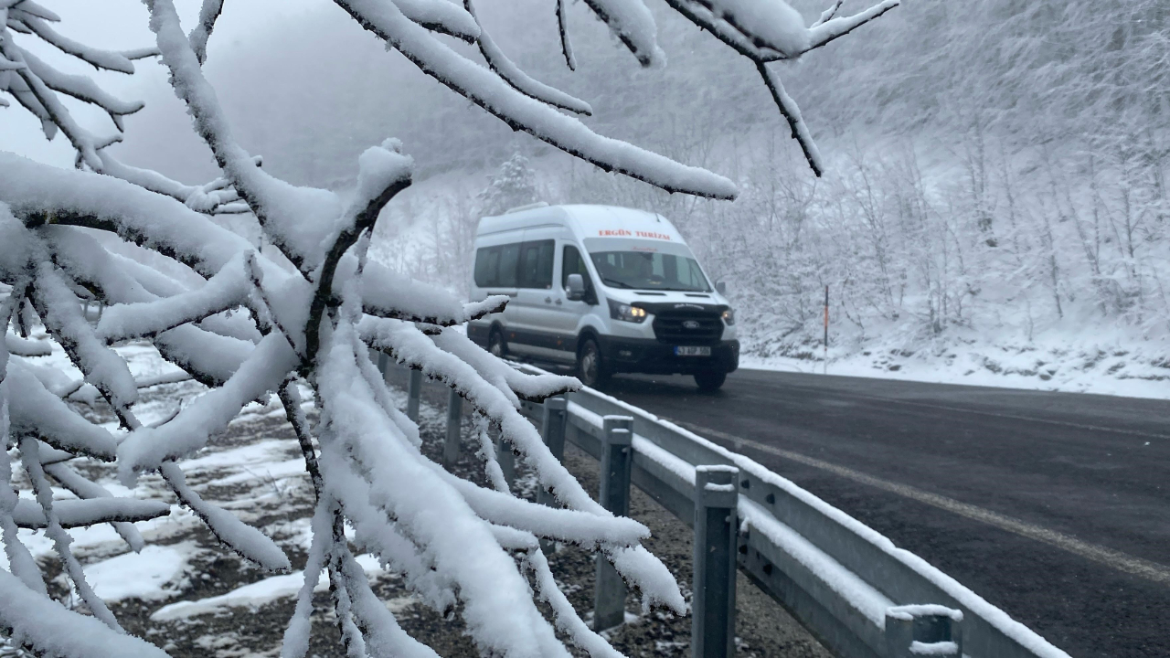 Kütahya-Bursa yolunda kar ve sis alarmı