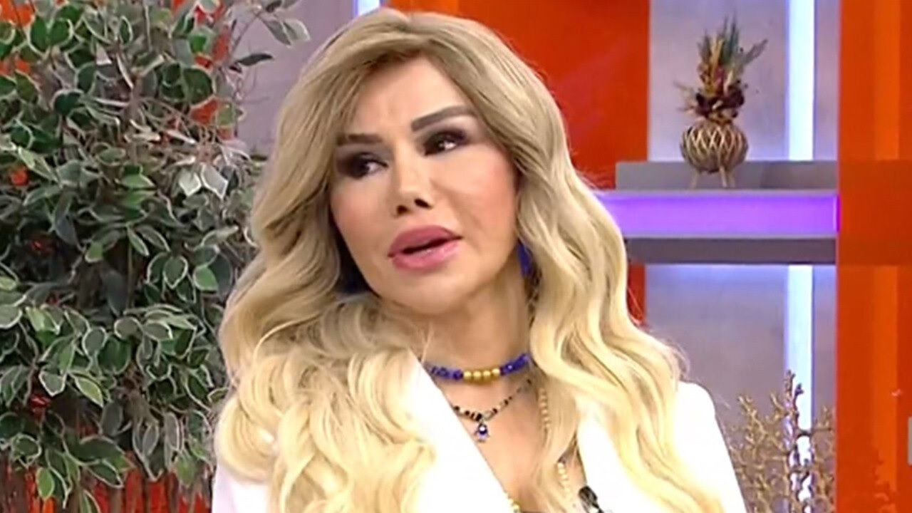 Ünlü türkücü Ceylan’dan annesiyle poz: Görenler abla-kardeş sandı!