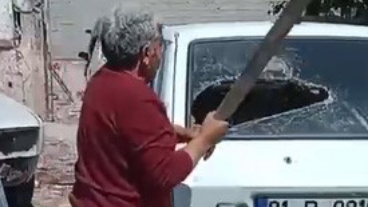 Adana’da kaportacı öfkesi! Hıncını otomobilinden aldı