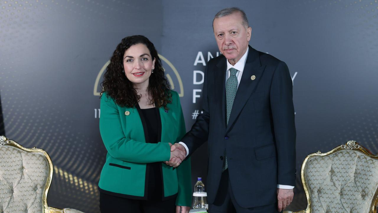 Kosova Cumhurbaşkanı Vjosa Osmani, Cumhurbaşkanı Recep Tayyip Erdoğan'a övgüler dizdi