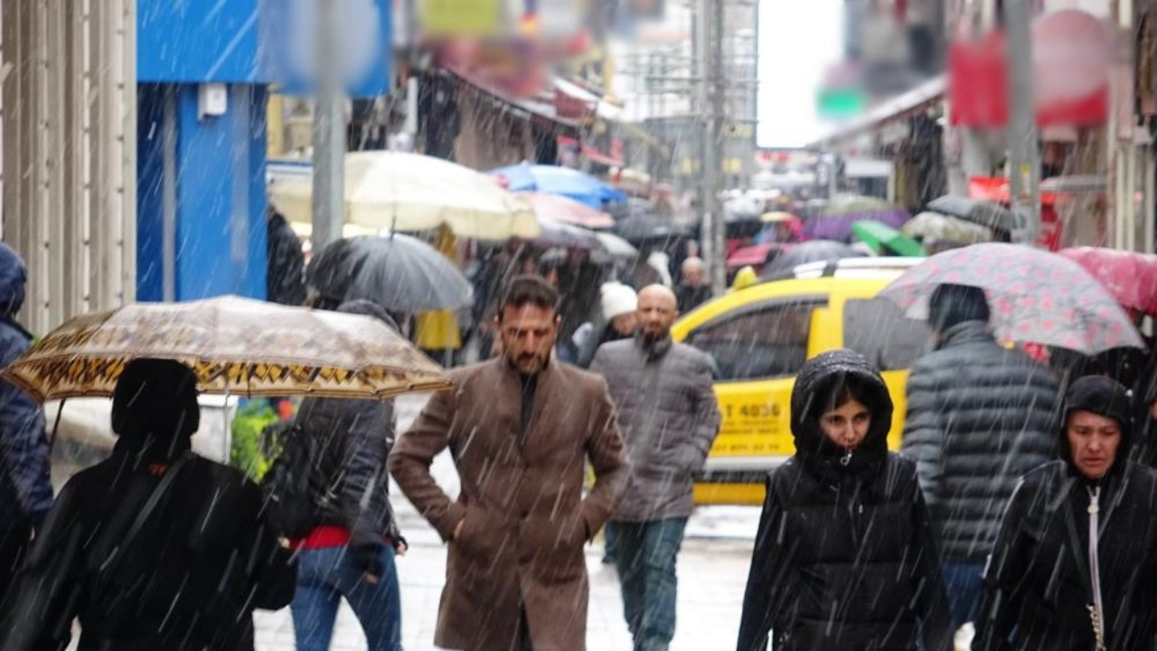 Samsun’da nisan kışı: Kar yağışı şaşırttı