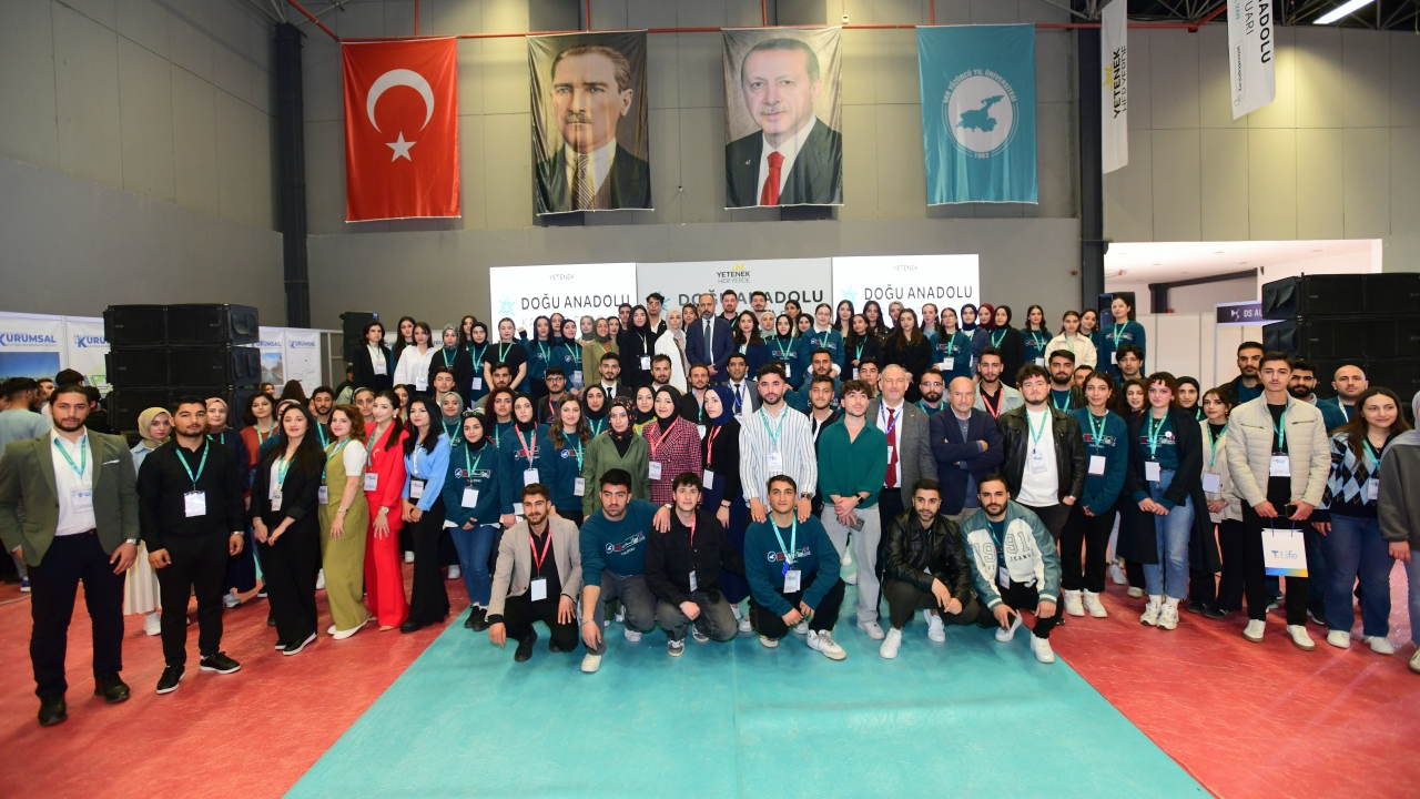 Van’da DAKAF’25 coşkusu sona erdi! Gençler iş dünyasıyla buluştu