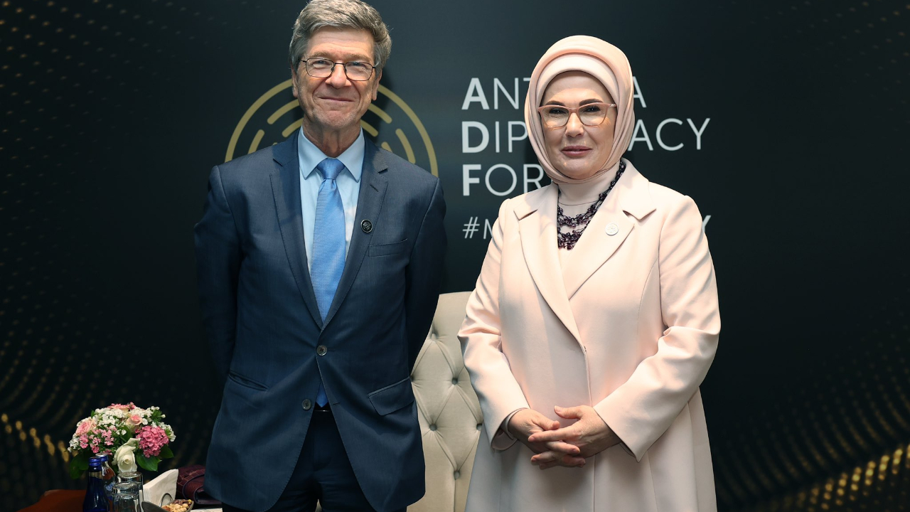 Emine Erdoğan’dan Jeffrey Sachs ile kritik görüşme! Sıfır Atık ve sürdürülebilirlik için iş birliği şart