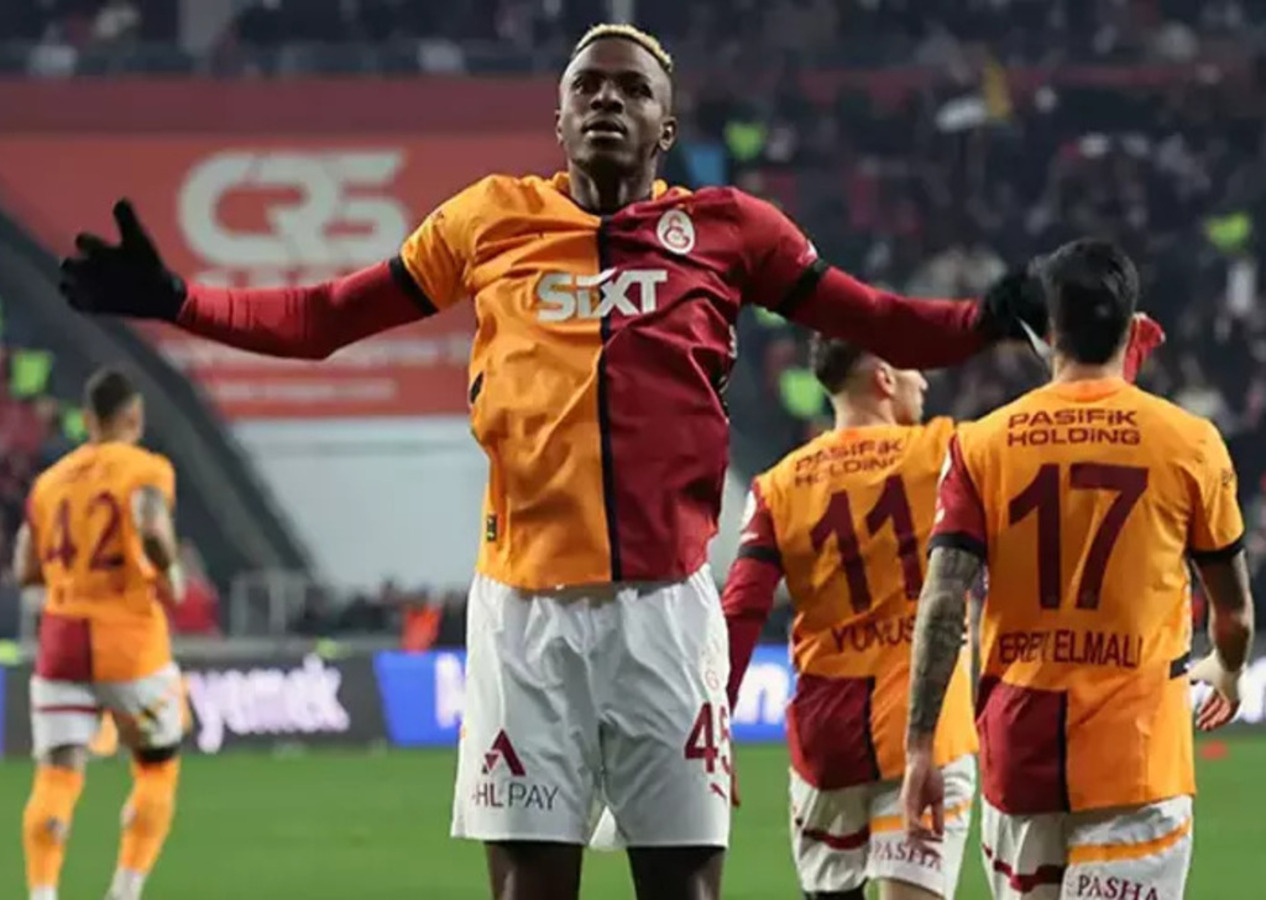 Victor Osimhen'den kafaları karıştıracak açıklama! Galatasaray'dan ayrılacak mı?