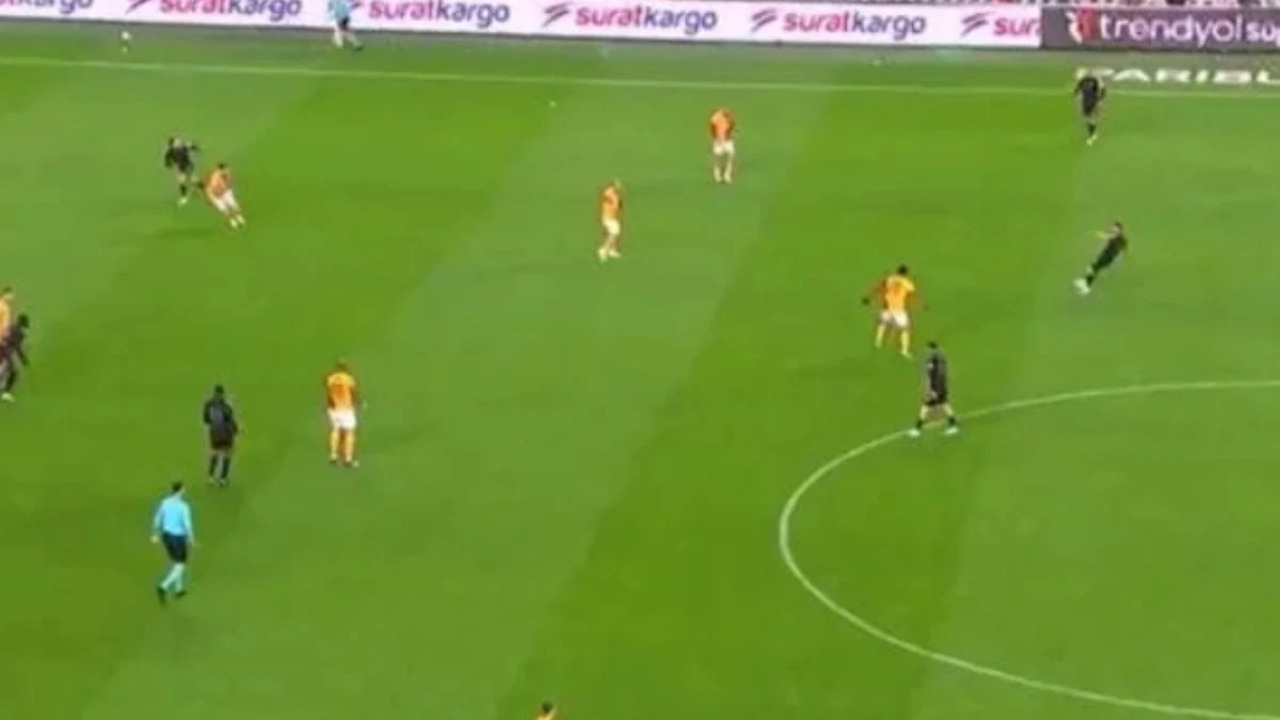 Samsunspor - Galatasaray maçında perdeyi açan gol VAR'dan döndü! Milimetrik ofsayt