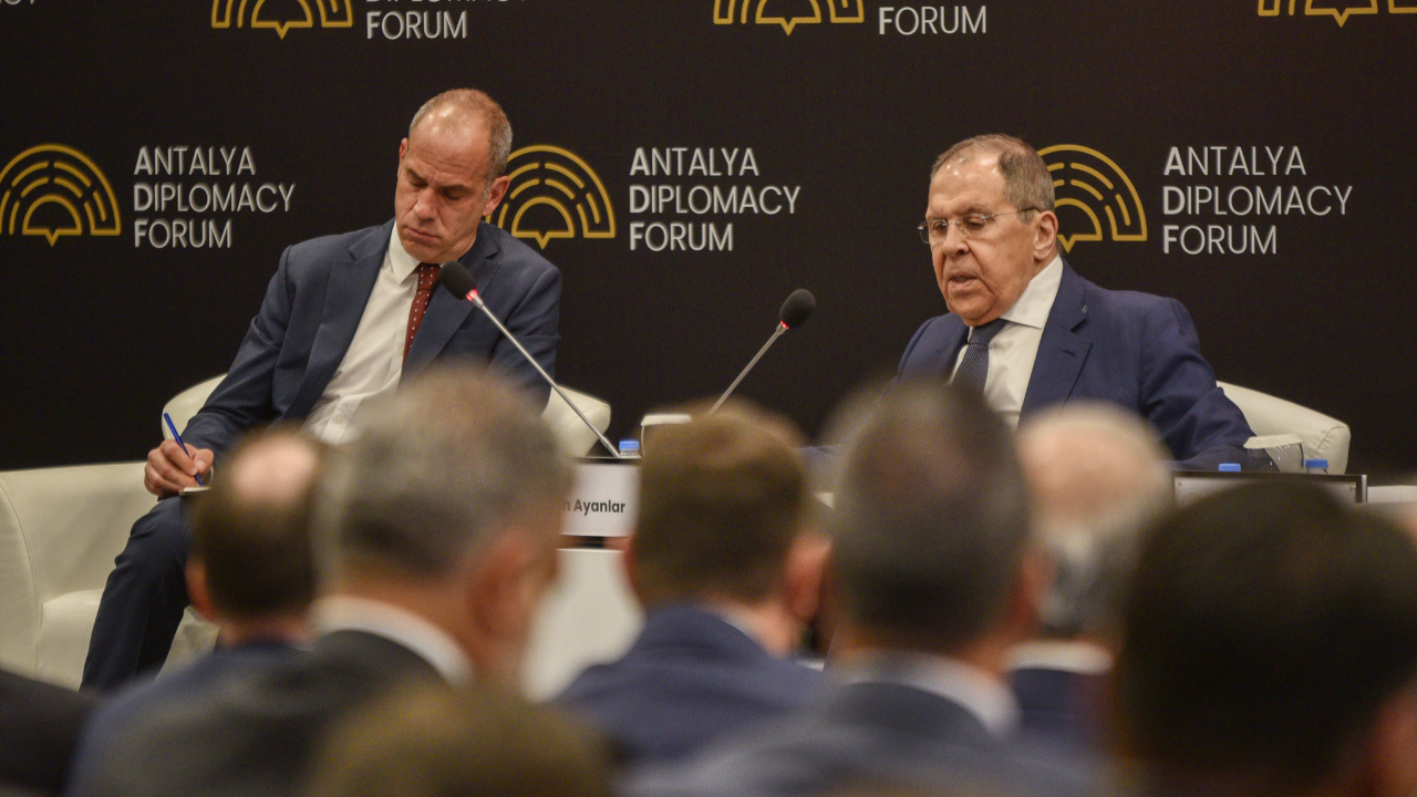 Sergey Lavrov: ABD'den bazı tehditler savuruyorlar, savaş olursa çok büyük bir yıkıma neden olur