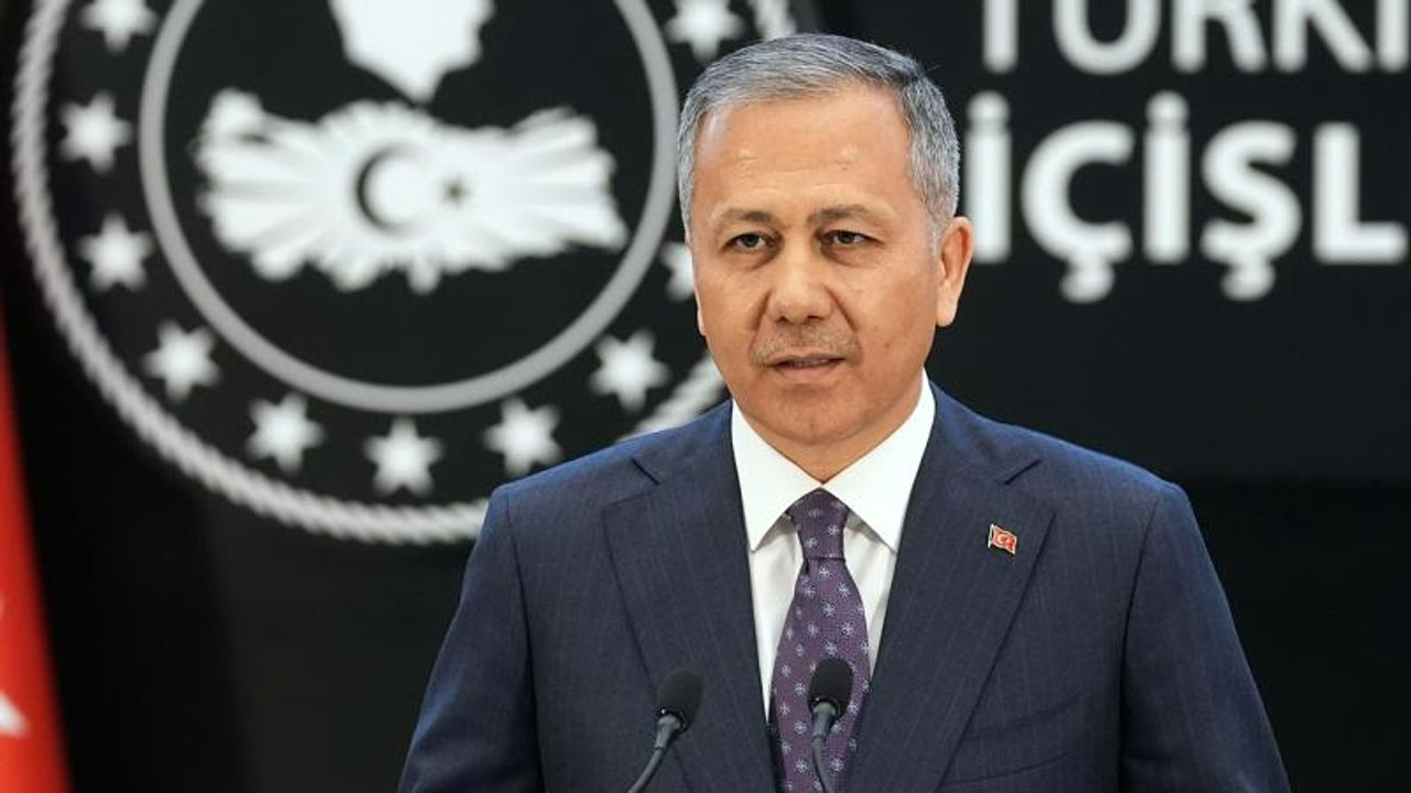 Vatandaşlar sokağa döküldü! Bakan Yerlikaya: 4 ilde hissedildi olumsuz bir durum yok