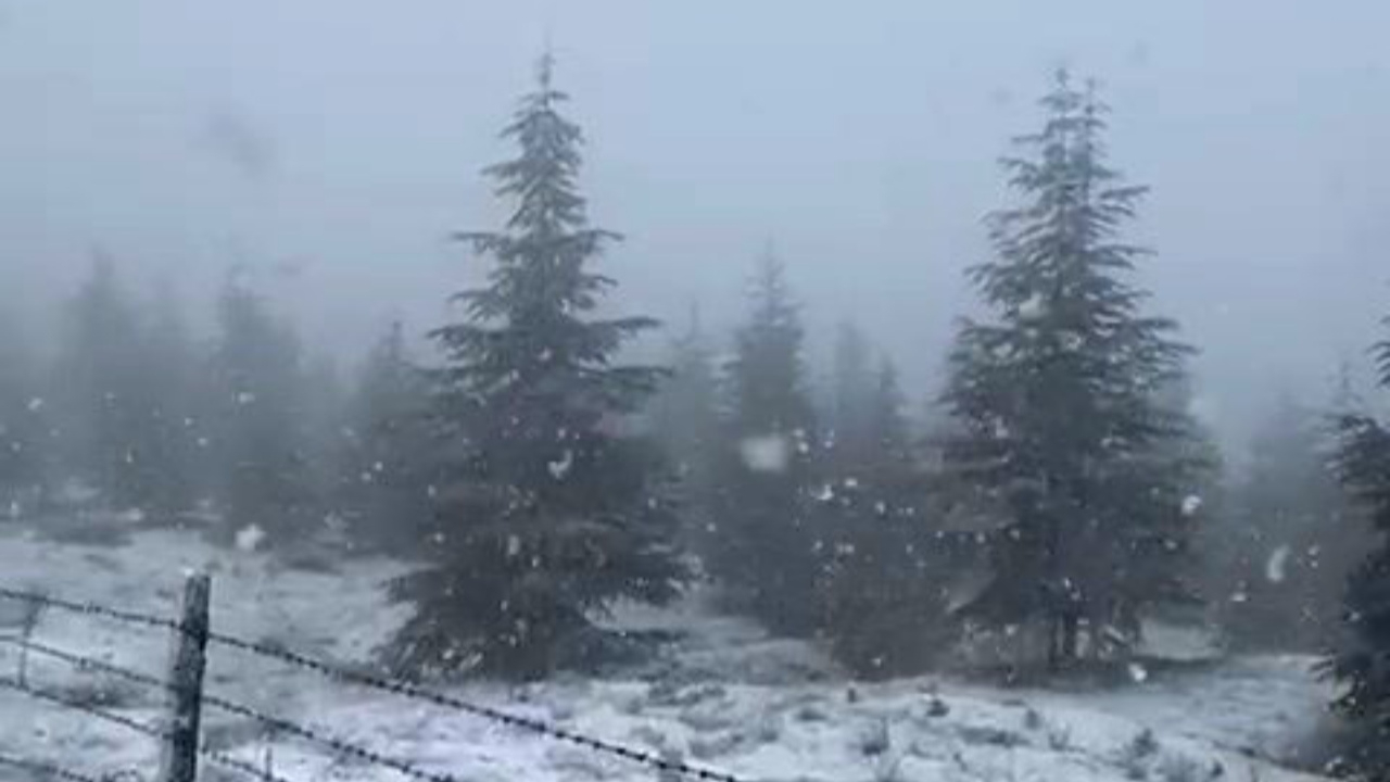 Elazığ'ın doğası beyaza büründü! Yüksek kesimlerinde kar yağışı başladı