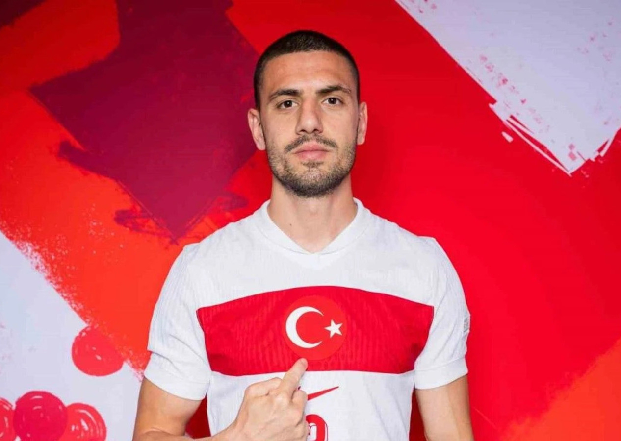 Merih Demiral'dan bir ilk, Türk futbol tarihine geçti!