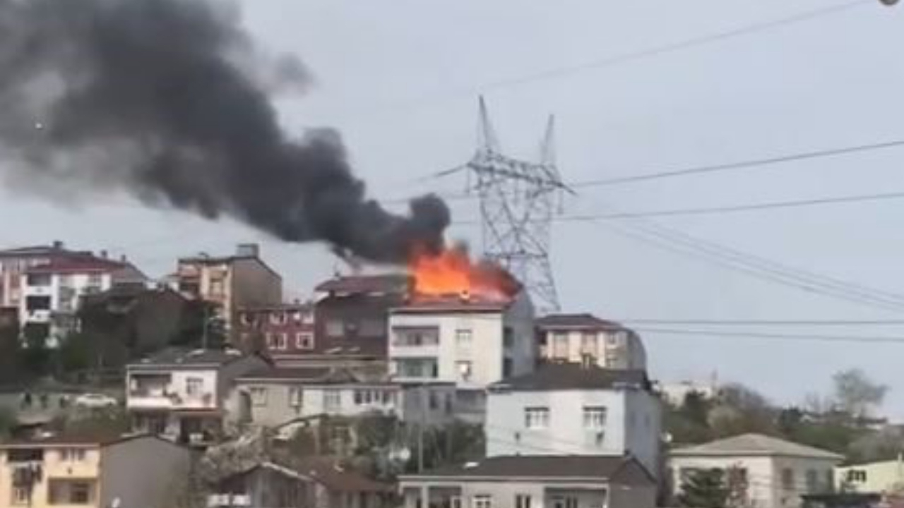 Başakşehir’de çatı yangını: Tadilat sırasında alevler yükseldi