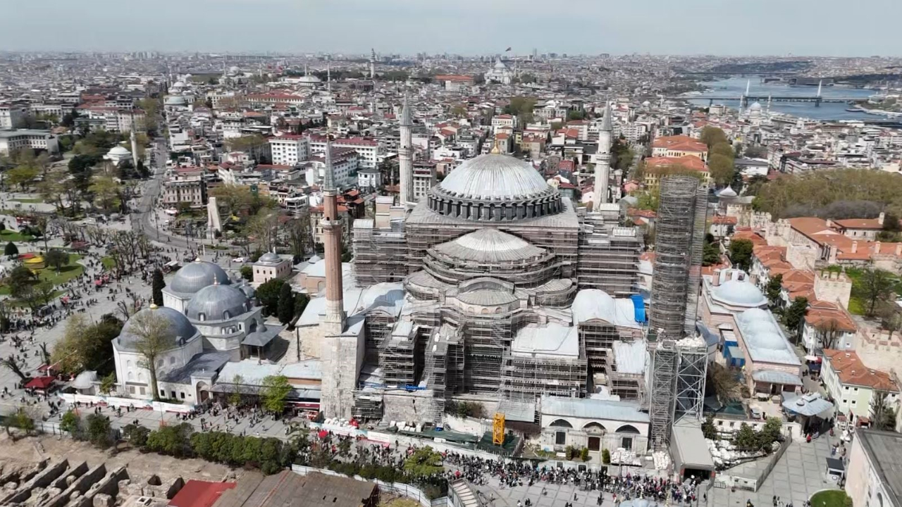 Ayasofya’nın ana kubbesinde tarihi dönüşüm! Depreme dayanıklı restorasyon başladı